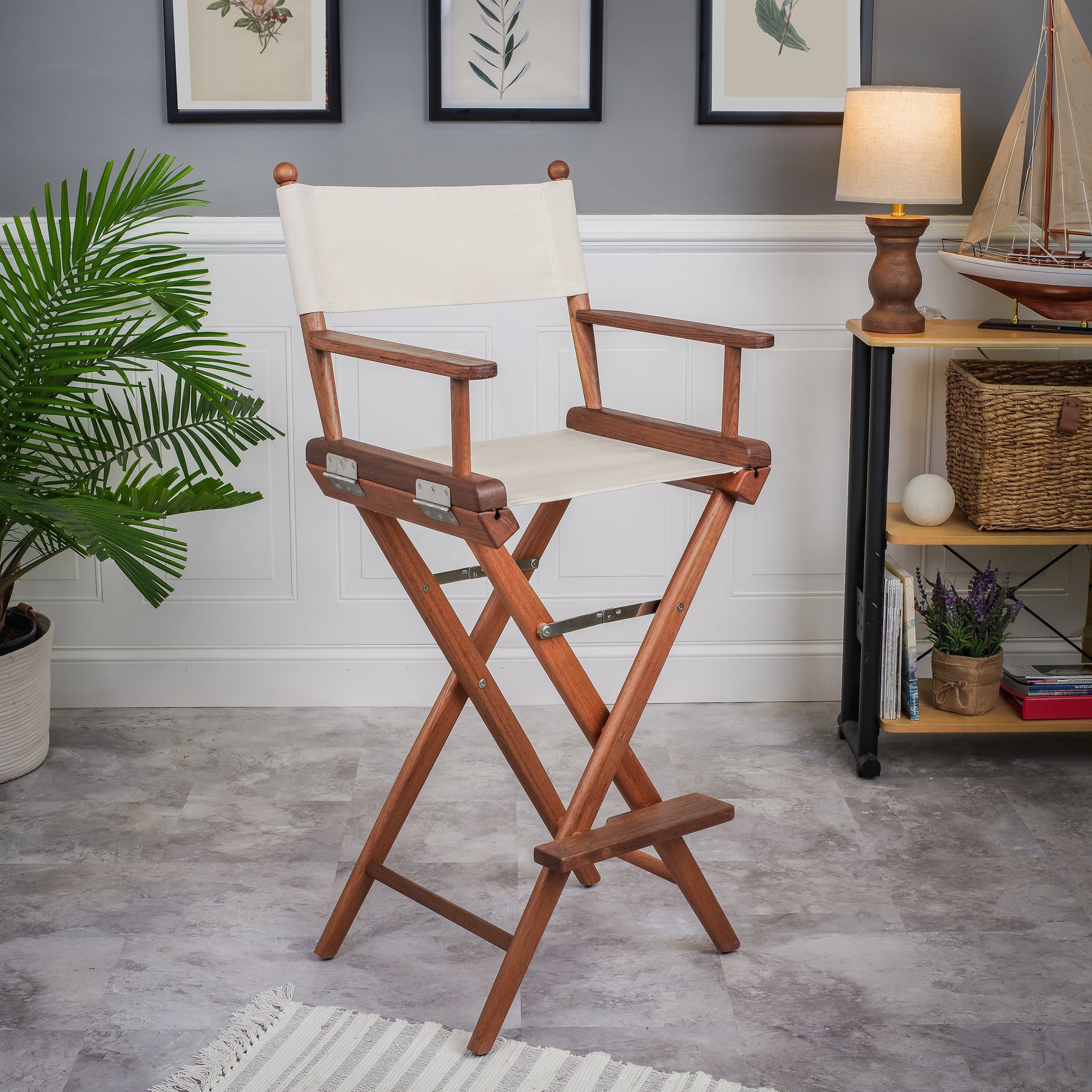 Captains Chair With Creme Seat Covers - 60048