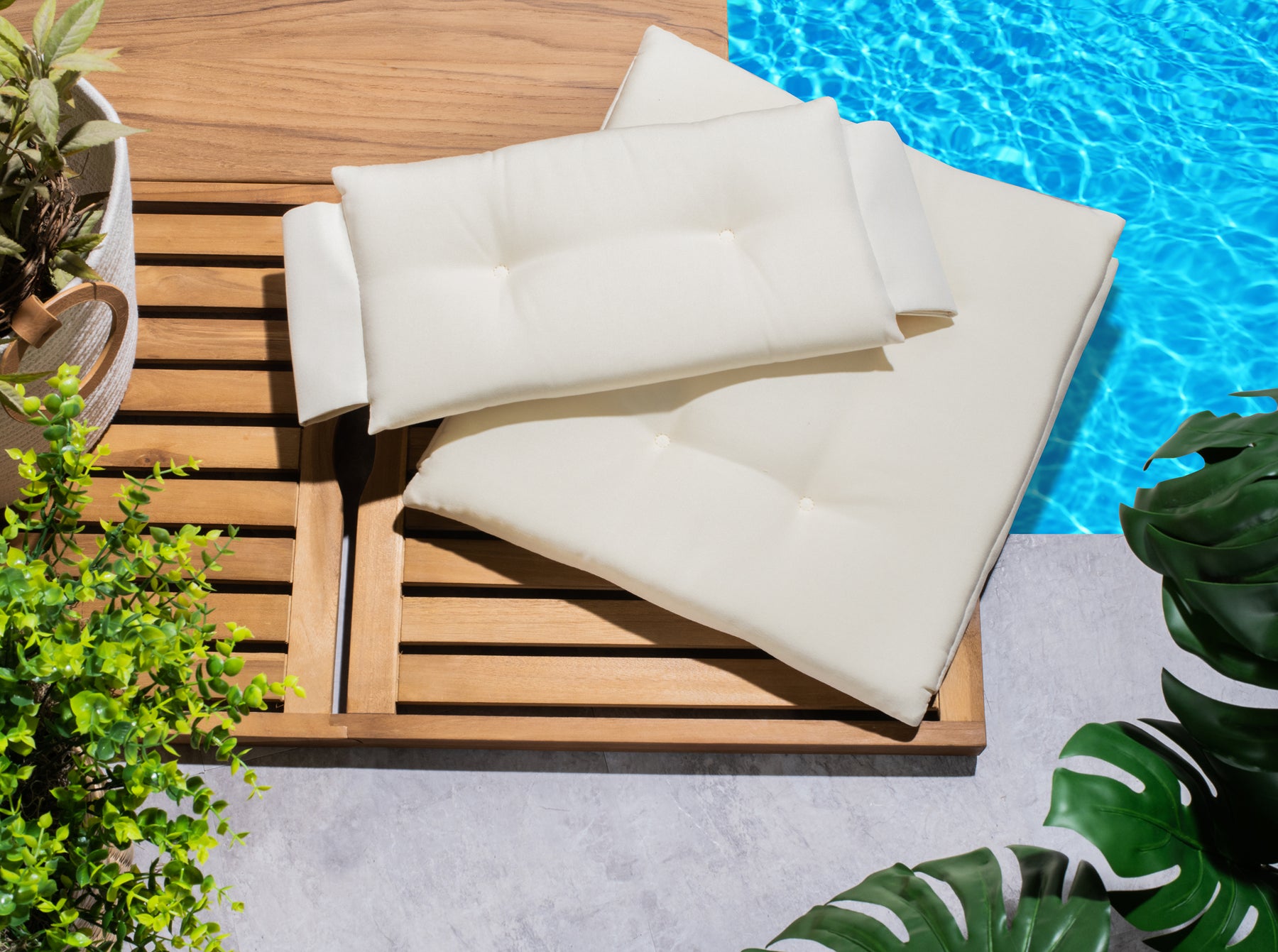 Directors Chair With Creme Cushions - Oiled Finish - 61043